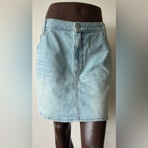 NWT UNIVERSAL THREAD LIGHT WASH DENIM SKIRT Sz. 24. VERSATILE, ABOVE KNEE